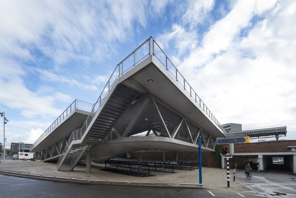 Station Hengelo aanzicht fietsenstalling - Carl Stahl